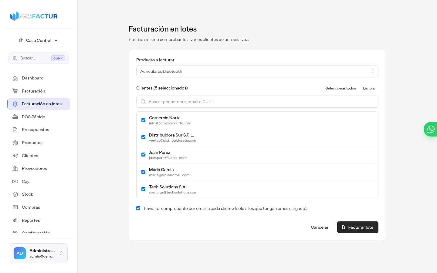 Pantalla de facturación en lotes de ProFactur con un producto elegido, cinco clientes seleccionados y la opción de enviar el comprobante por email activada